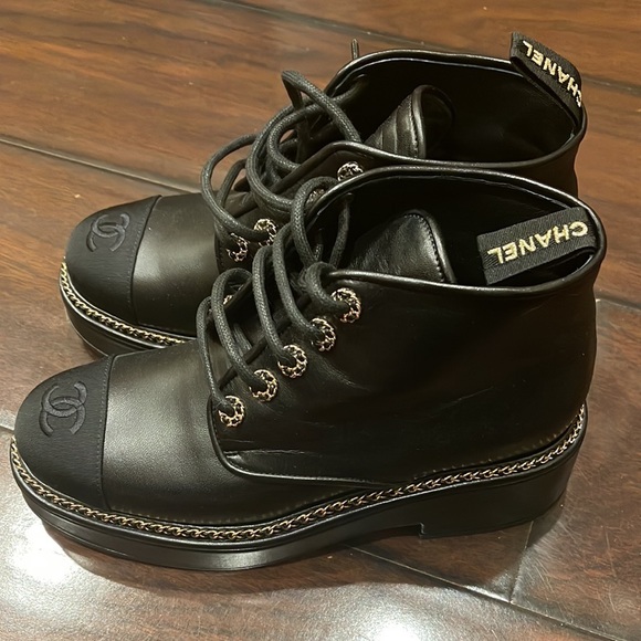 Chanel boots size 39 - Picture 2 of 6